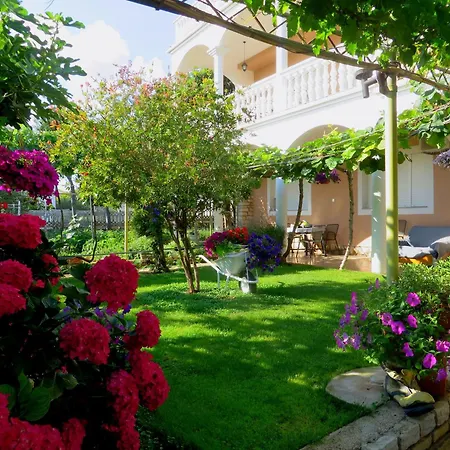 Beach Studio Roza Biograd - Premium Location