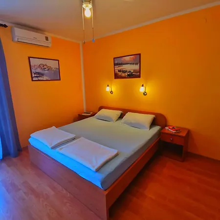 Beach Studio Roza Biograd - Premium Location Apartment